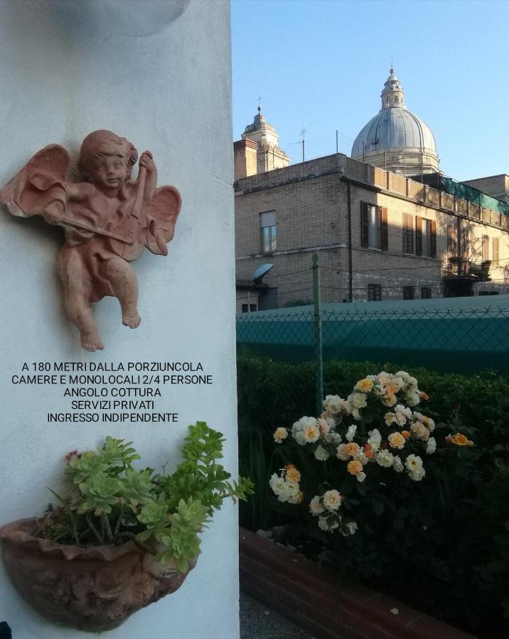 La Corte Degli Angeli Locazioni Turistiche Assis Exterior foto