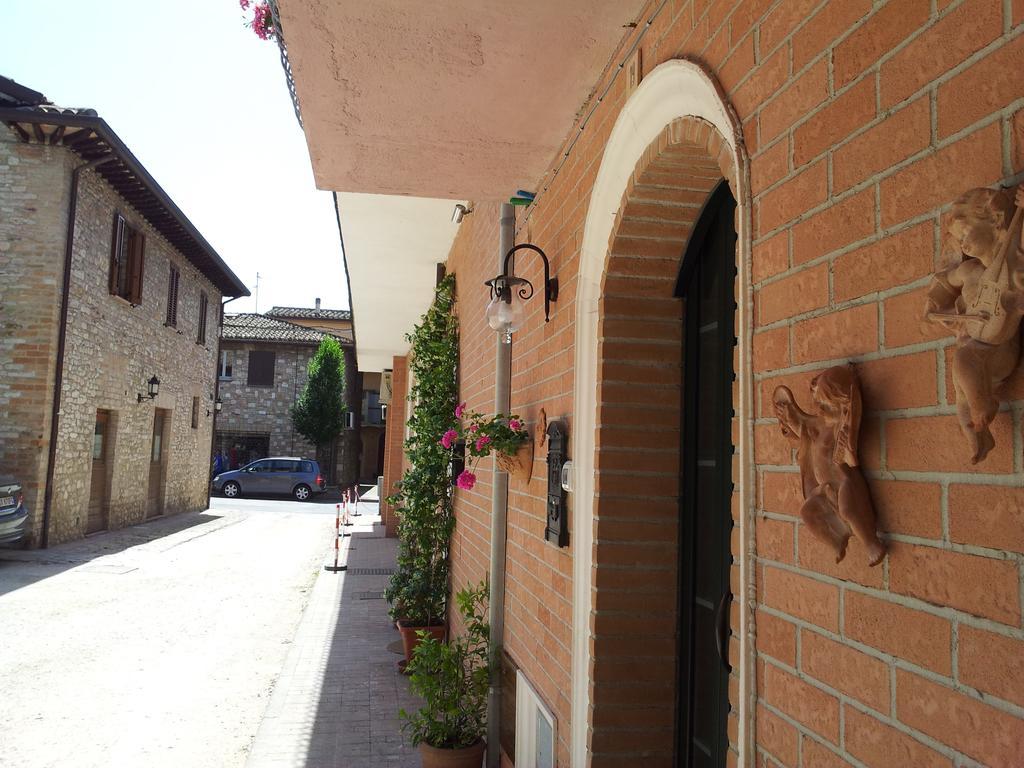 La Corte Degli Angeli Locazioni Turistiche Assis Exterior foto