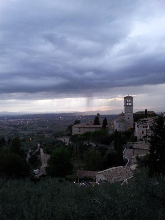 La Corte Degli Angeli Locazioni Turistiche Assis Exterior foto