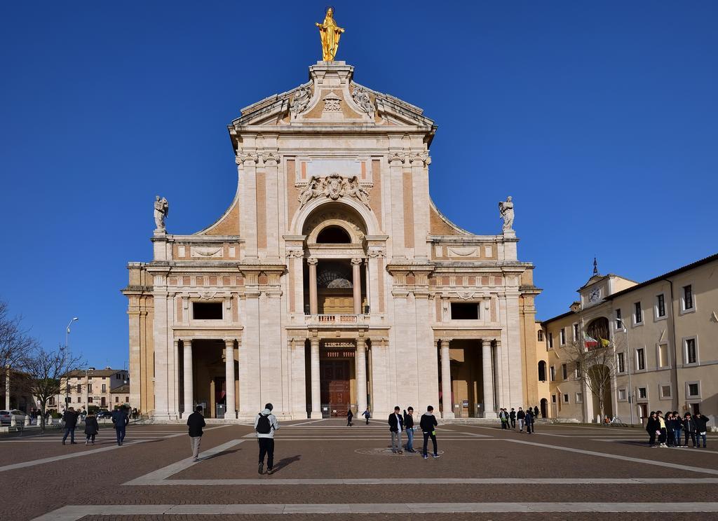 La Corte Degli Angeli Locazioni Turistiche Assis Exterior foto