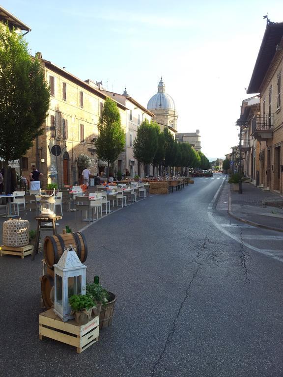 La Corte Degli Angeli Locazioni Turistiche Assis Exterior foto