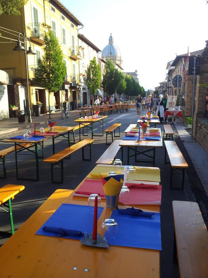 La Corte Degli Angeli Locazioni Turistiche Assis Exterior foto